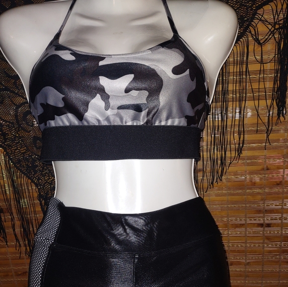 Women’Koral Sweeper Gray CamoActivewear Racerback Sports bra Top - Picture 3 of 15